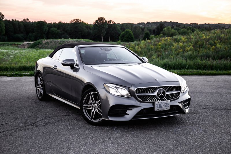 E400 Mercedes серый