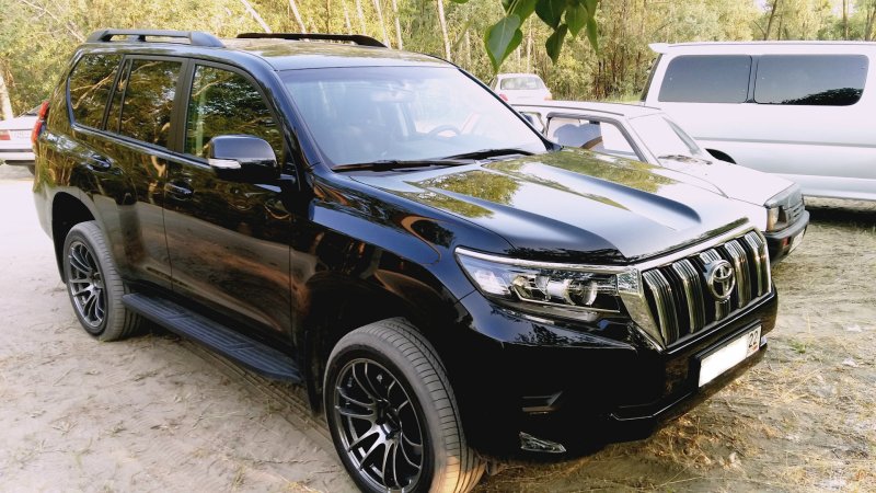 Toyota Land Cruiser Prado 150 Black Onyx черный