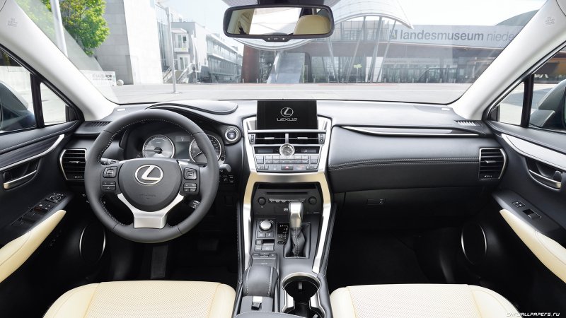 Lexus NX 200t салон