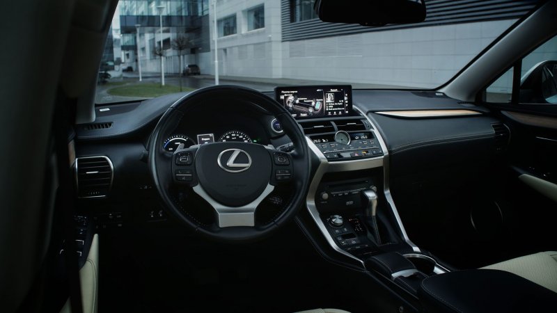 Лексус NX 300 2018 салон
