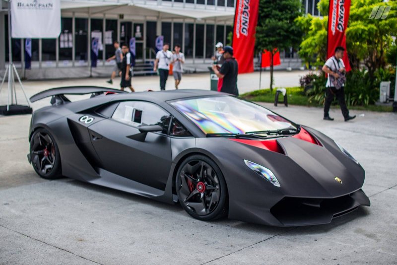 Ламборджини Sesto elemento