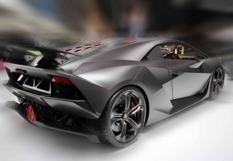 Ламборджини Sesto elemento