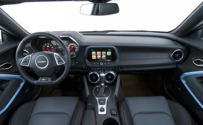 Chevrolet Camaro 2010 салон