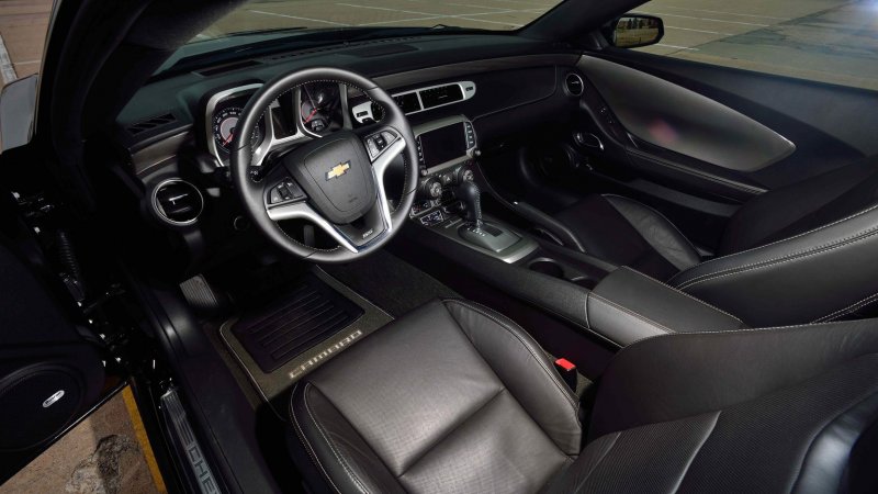 Chevrolet Camaro 2020 сидения