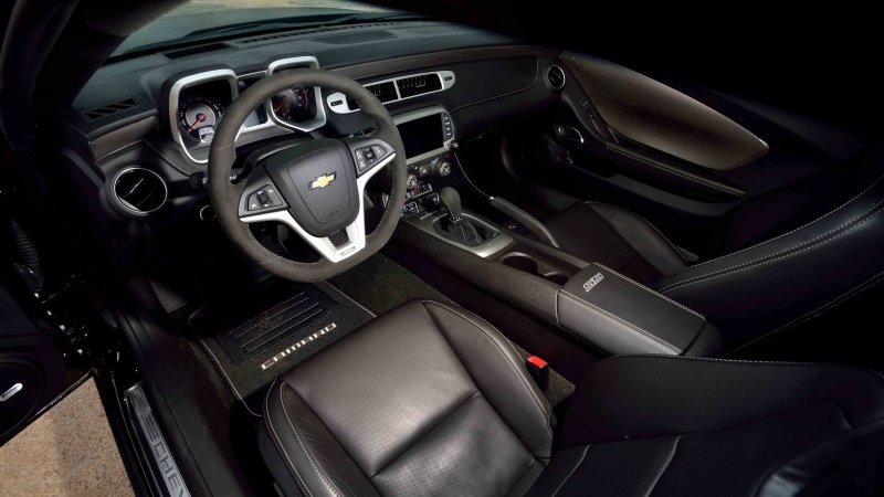 Chevrolet Camaro 2010 салон