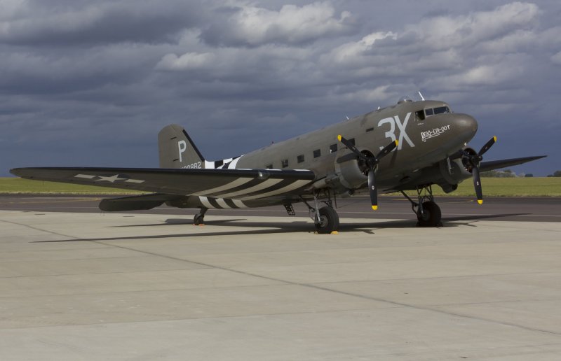 Самолет c-47 Skytrain
