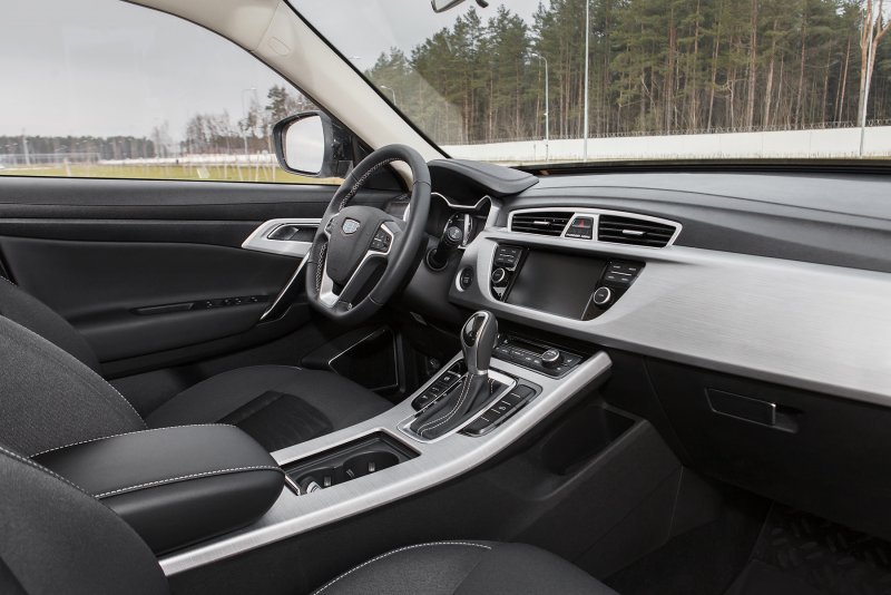 Кроссовер Geely Atlas салон