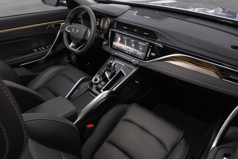 Geely Atlas интерьер