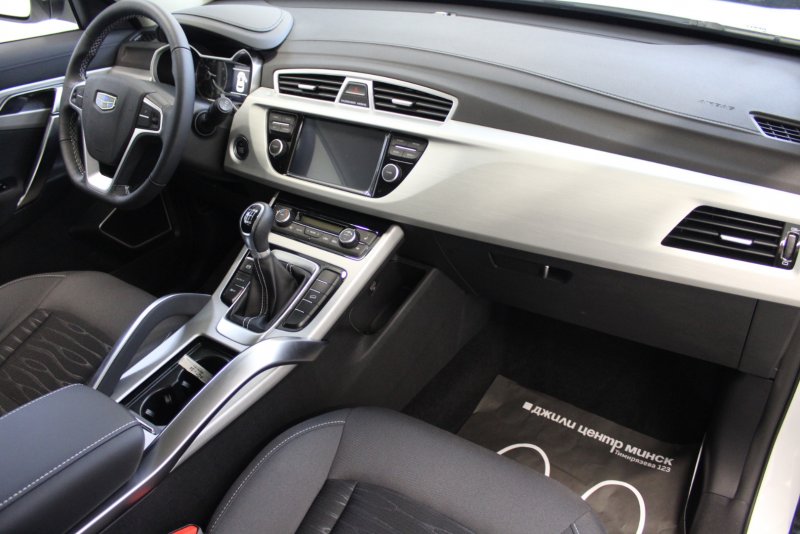 Geely Atlas салон