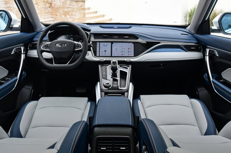 Geely Atlas 2020 салон