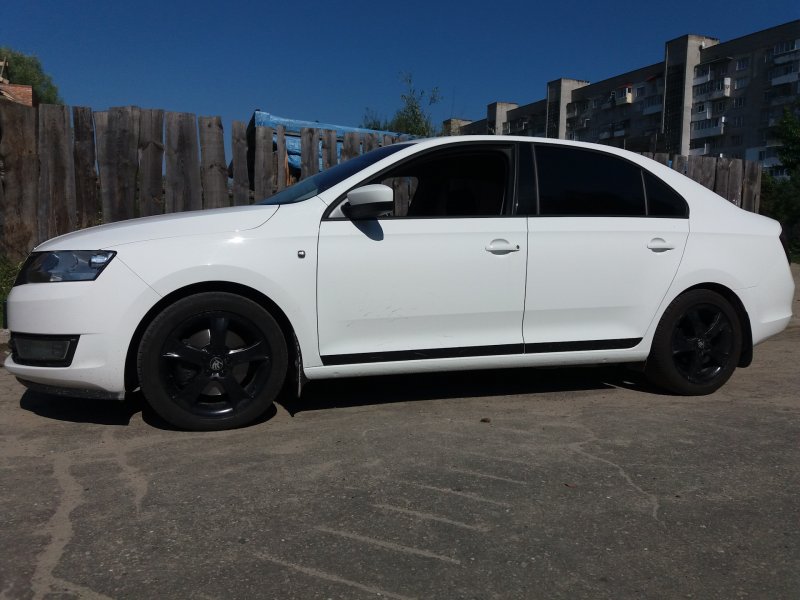 Skoda Rapid r15 диски черные