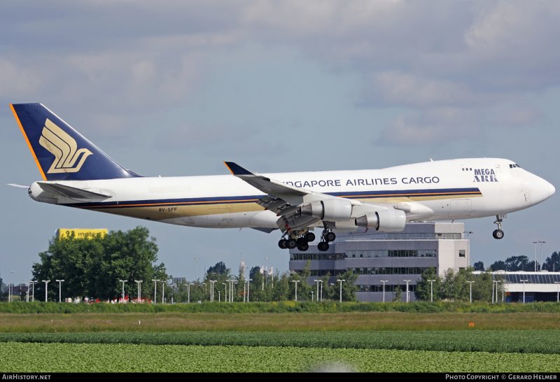 Боинг 747-9
