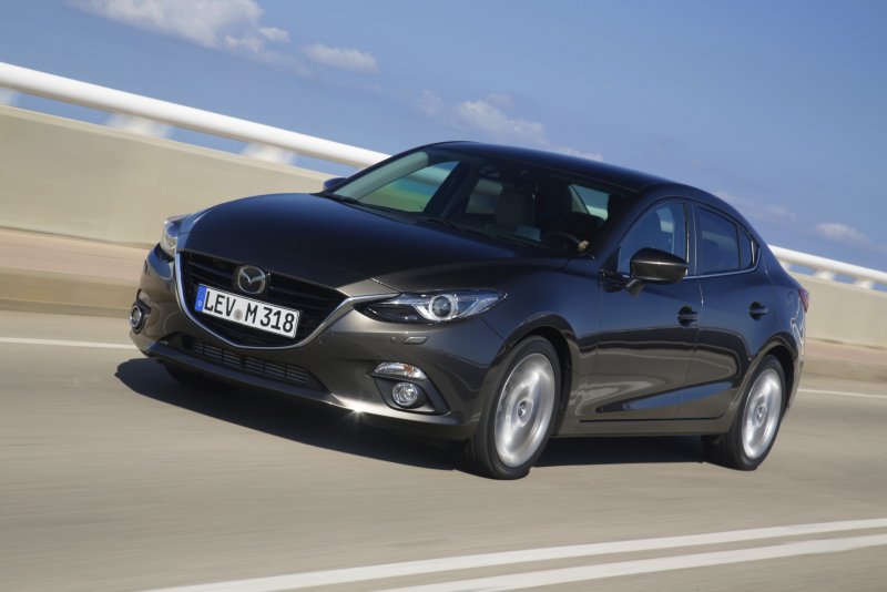 Mazda 3 седан
