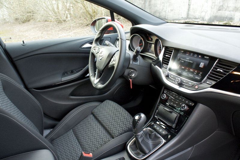 Opel Astra j Interior