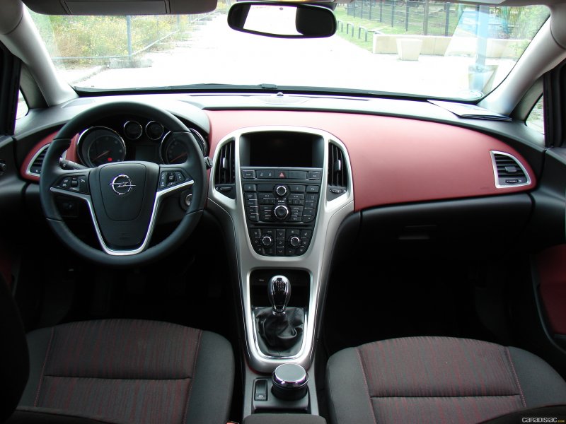 Opel Astra j 1.4 Turbo салон