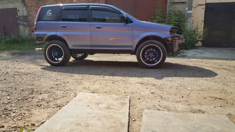 Лифтованный Honda HR-V