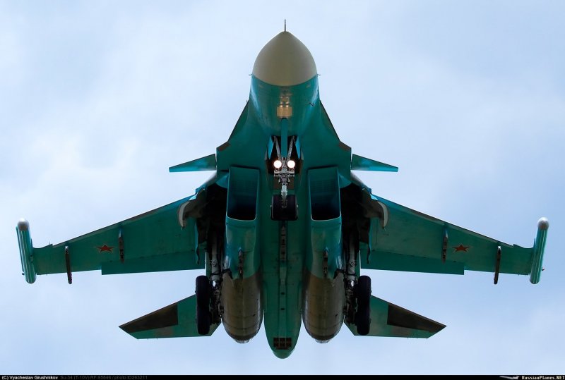 Су-32 ночью