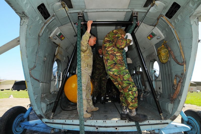 Прыжки с парашютом с вертолета ми-8