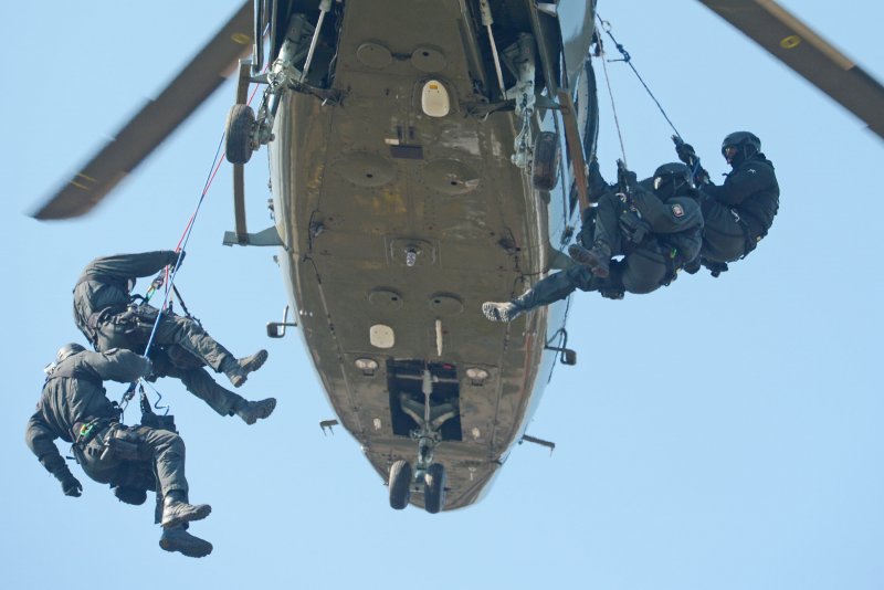 Ми-8 АМТШ десантирование спецназа