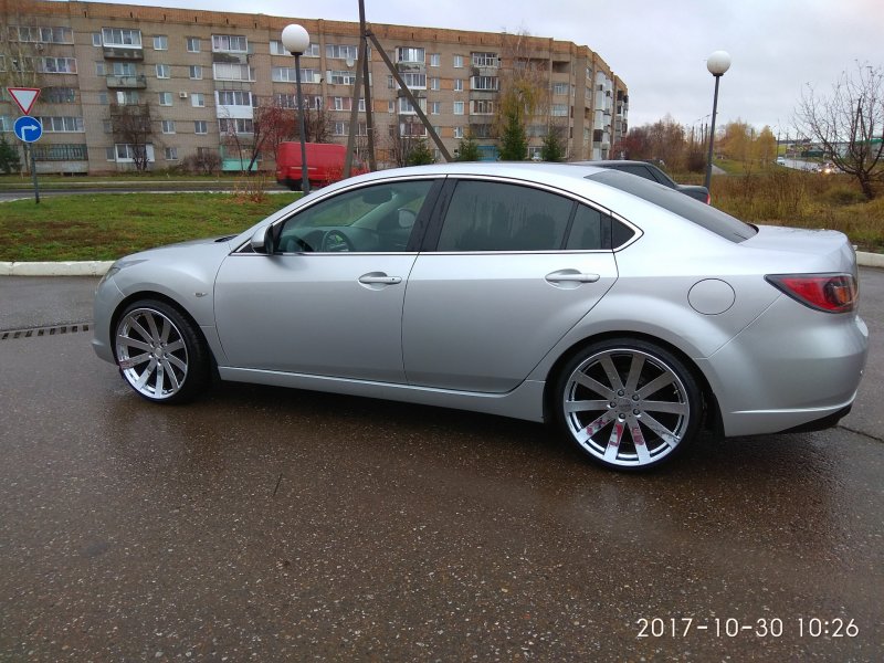 Мазда 6 2008 на 20 колесах