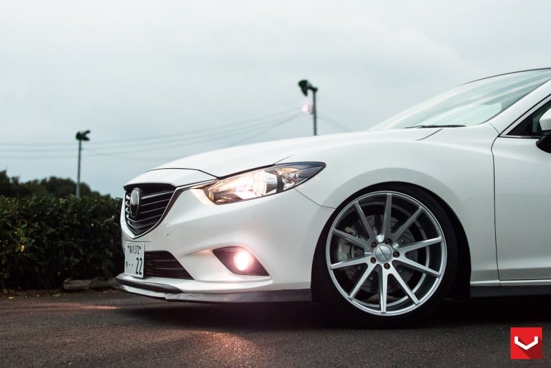 Mazda 6 GH на Vossen vfs2