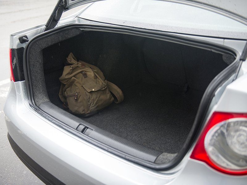 Jetta 2007 багажник