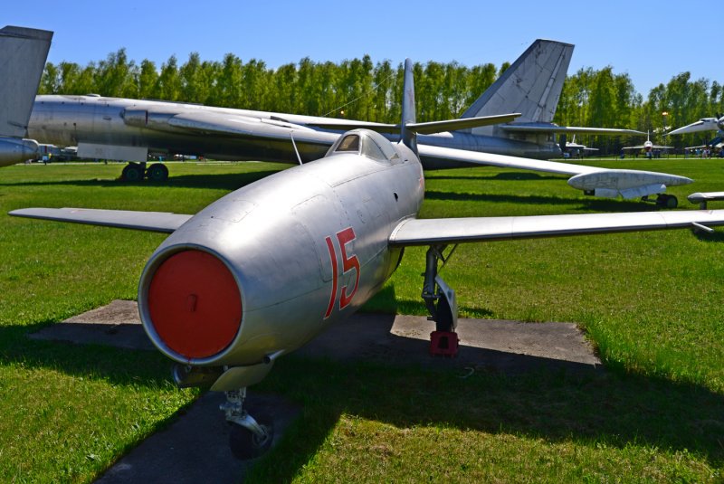 Самолет як-23