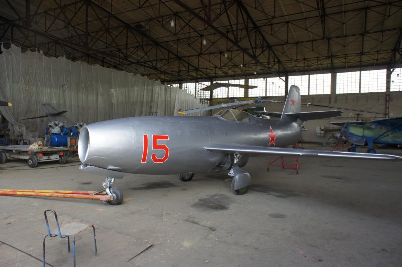 Монино як-15