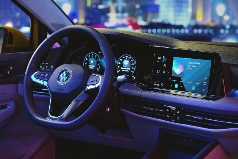Volkswagen Golf 2019 салон