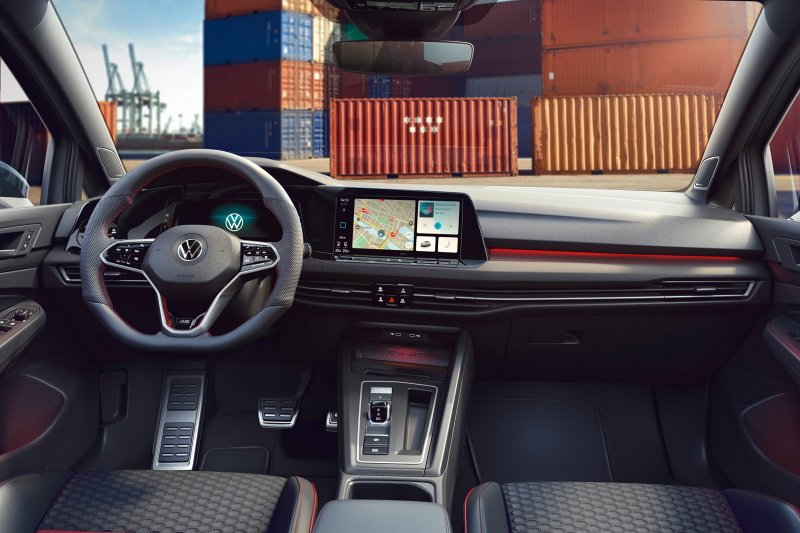 VW Golf GTI 2021 салон