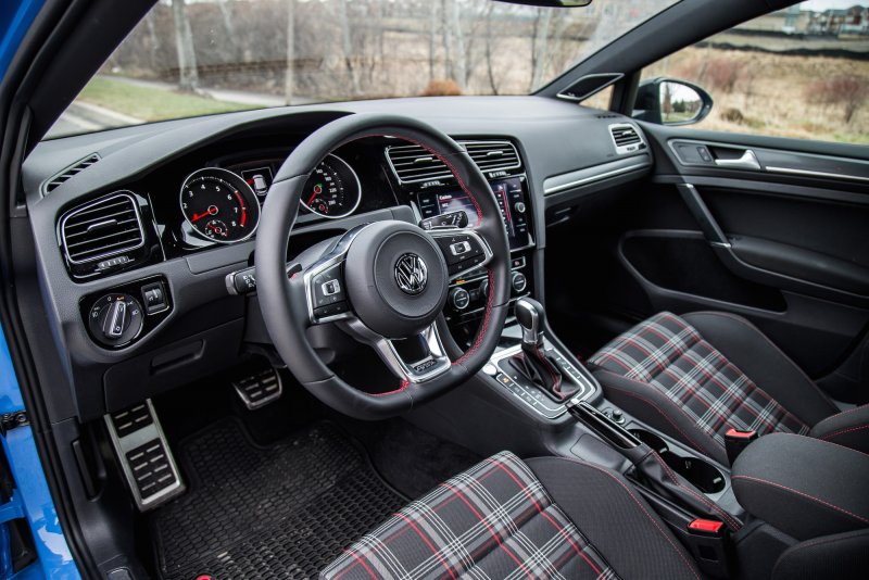 Volkswagen Golf 2020 GTI Interior
