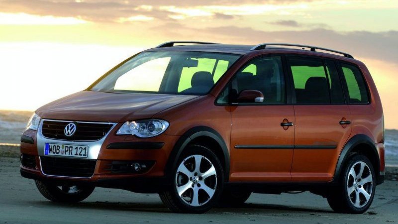 Машина Volkswagen Touran