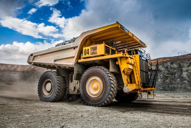 730е Komatsu