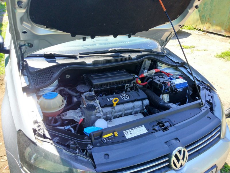 Подкапотка Polo 1.6 VW