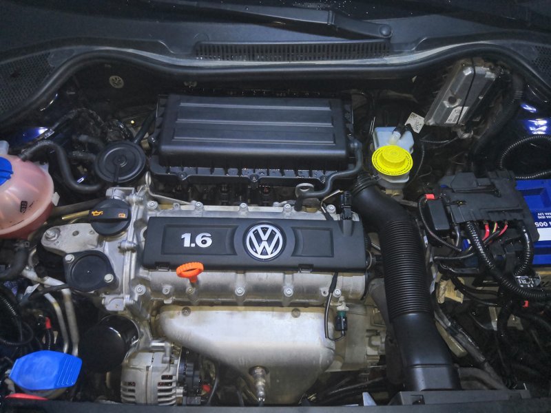 Подкапотное пространство Volkswagen Polo 2020