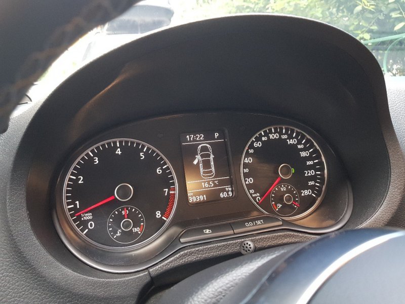 Volkswagen Polo sedan приборная панель