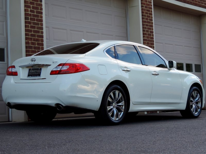 Infiniti m37 r21