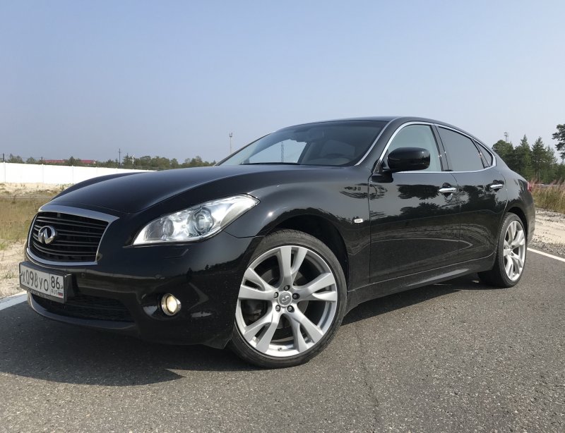 Инфинити m37