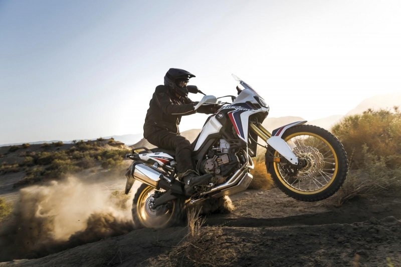 Honda Africa Twin 1000 с пассажиром