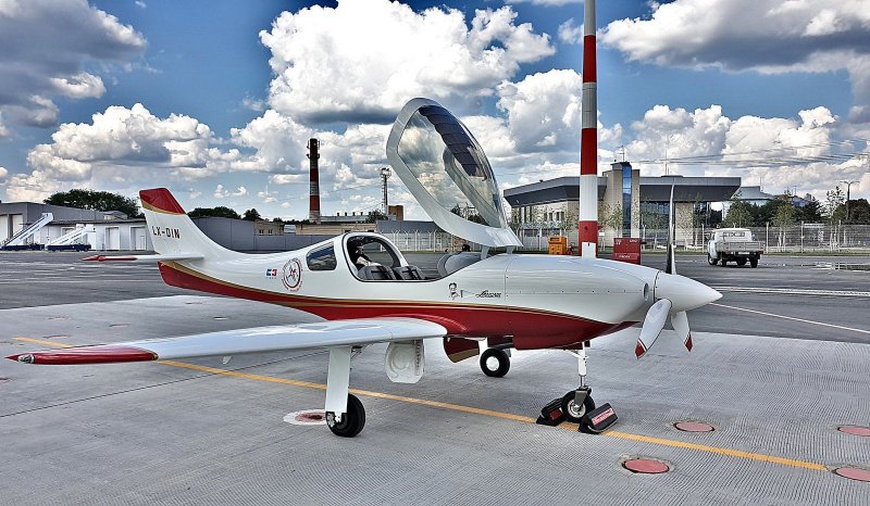 Самолет Циррус ср 22