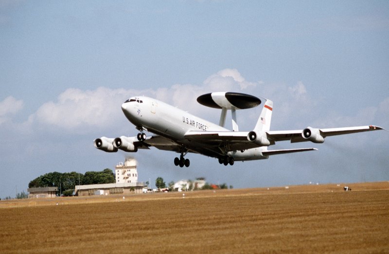 АВАКС США