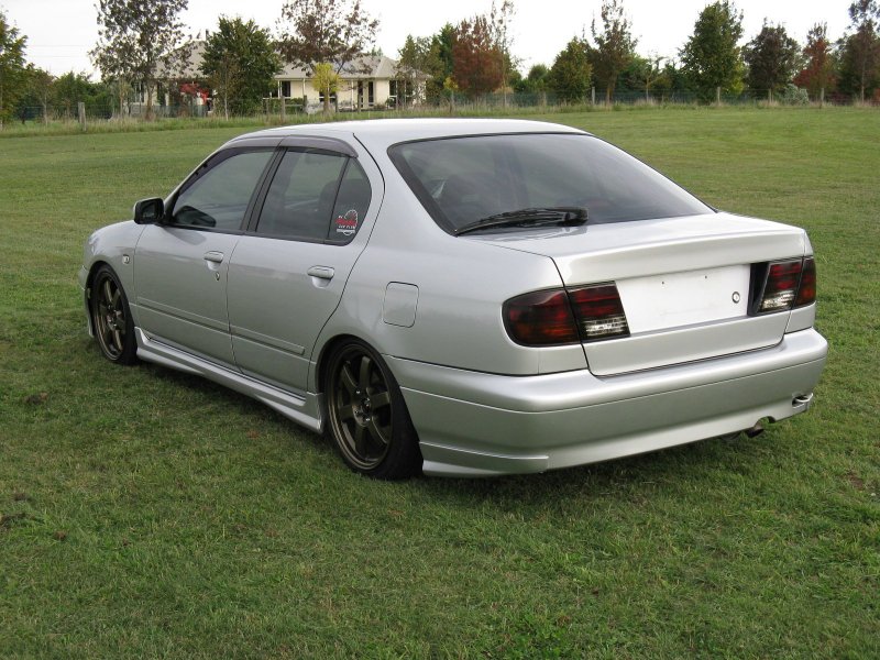 Nissan primera p11 хэтчбек