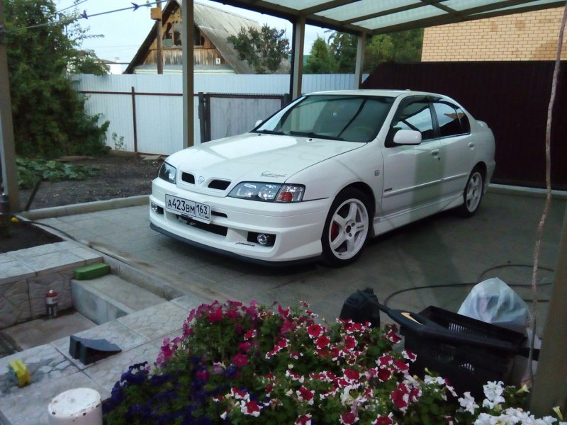 Nissan primera II (p11)1997