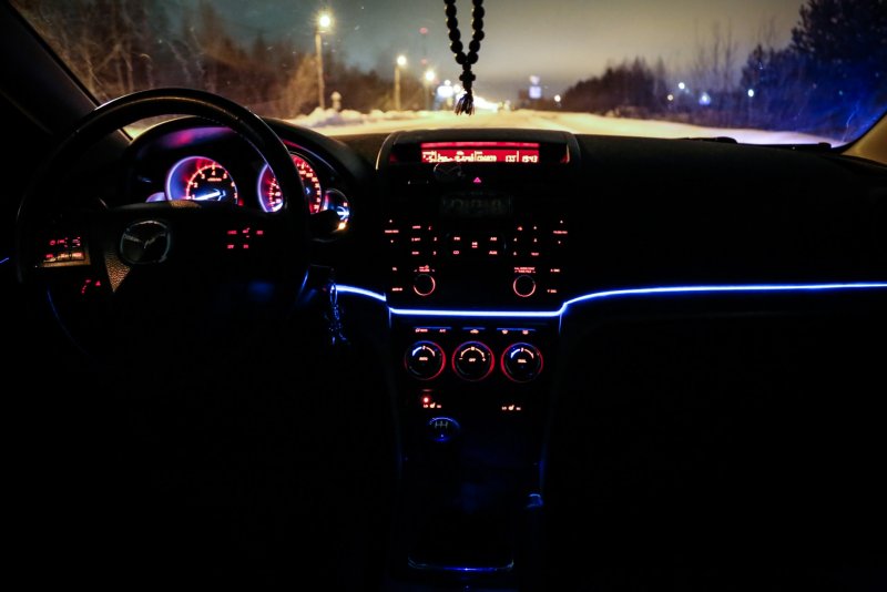 Холодный неон Mazda 6 GH