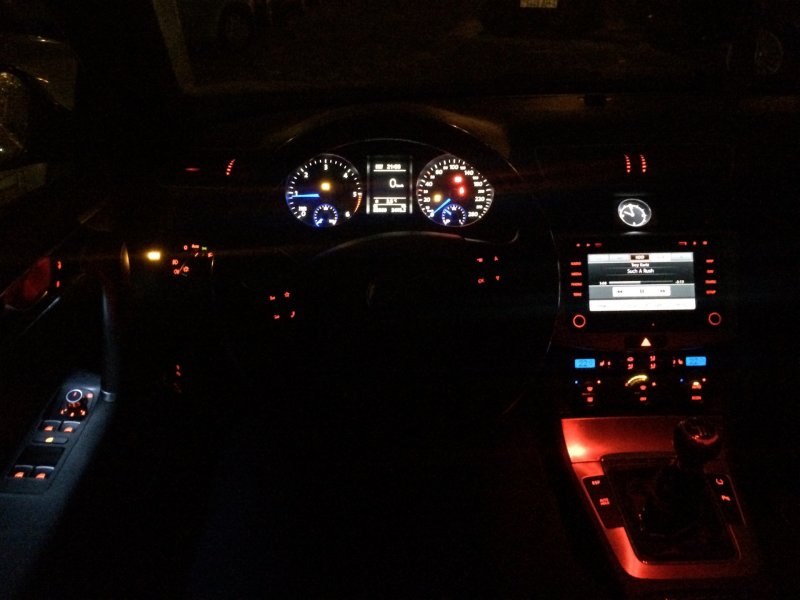 Volkswagen Passat b8 салон ночью
