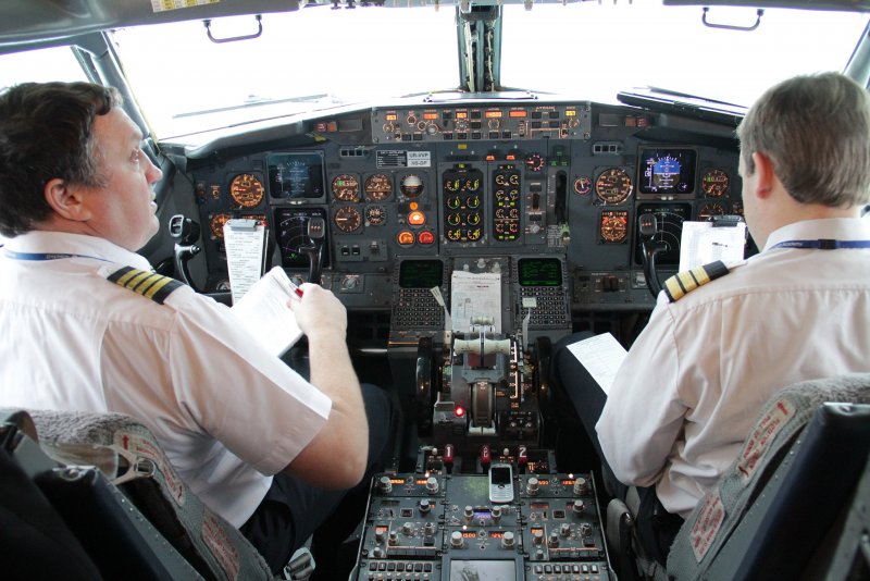 Боинг 737-800 кабина пилотов