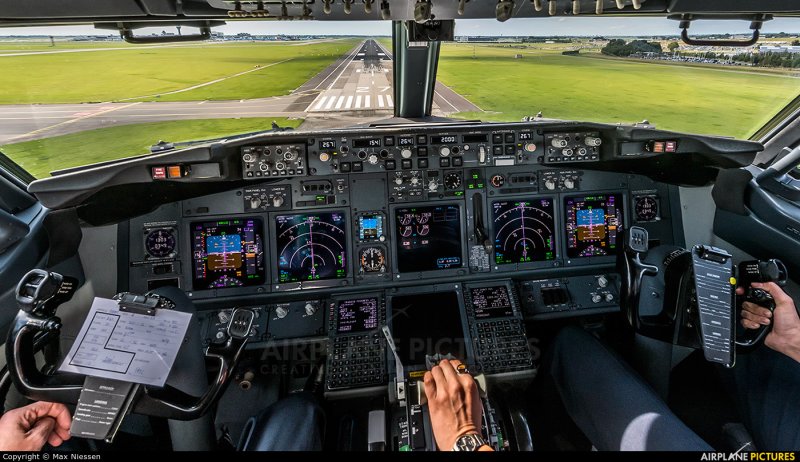 Боинг 737 кабина пилотов