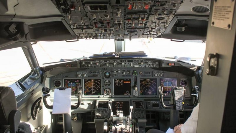 Кабина пилотов Боинг 737 Max