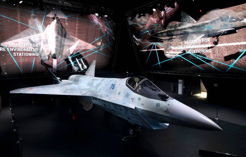 Истребитель Су-75 Checkmate
