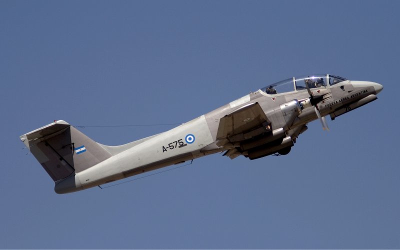 FMA IA 58 Pucara кабина